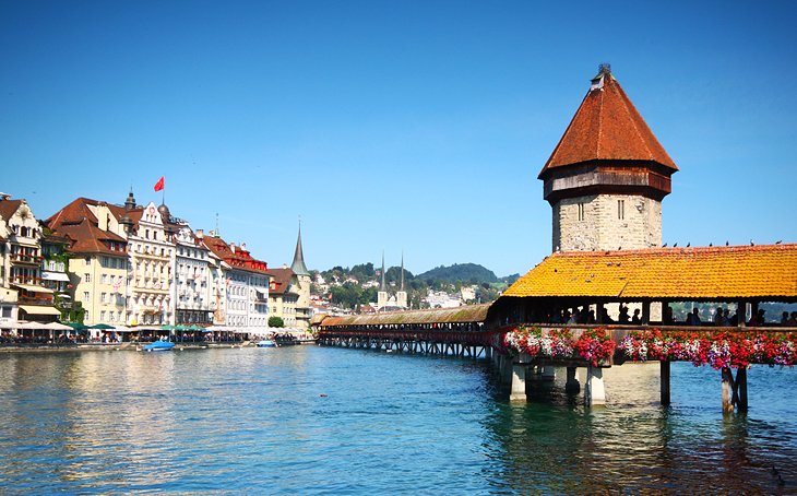 15 lokasi tarikan pelancong yang paling popular di Switzerland